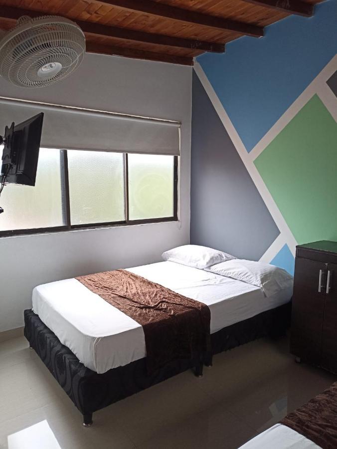 33 Hotel Bulerias Medellín Esterno foto