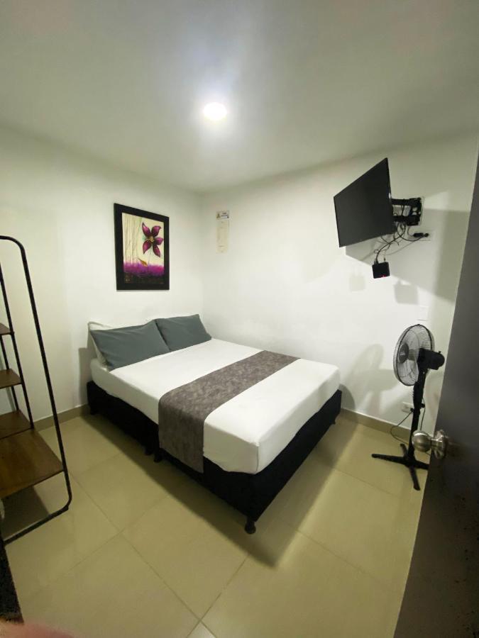 33 Hotel Bulerias Medellín Esterno foto