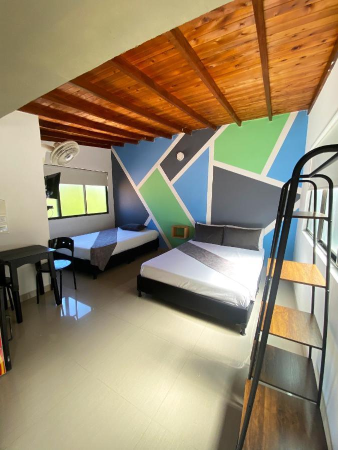 33 Hotel Bulerias Medellín Esterno foto