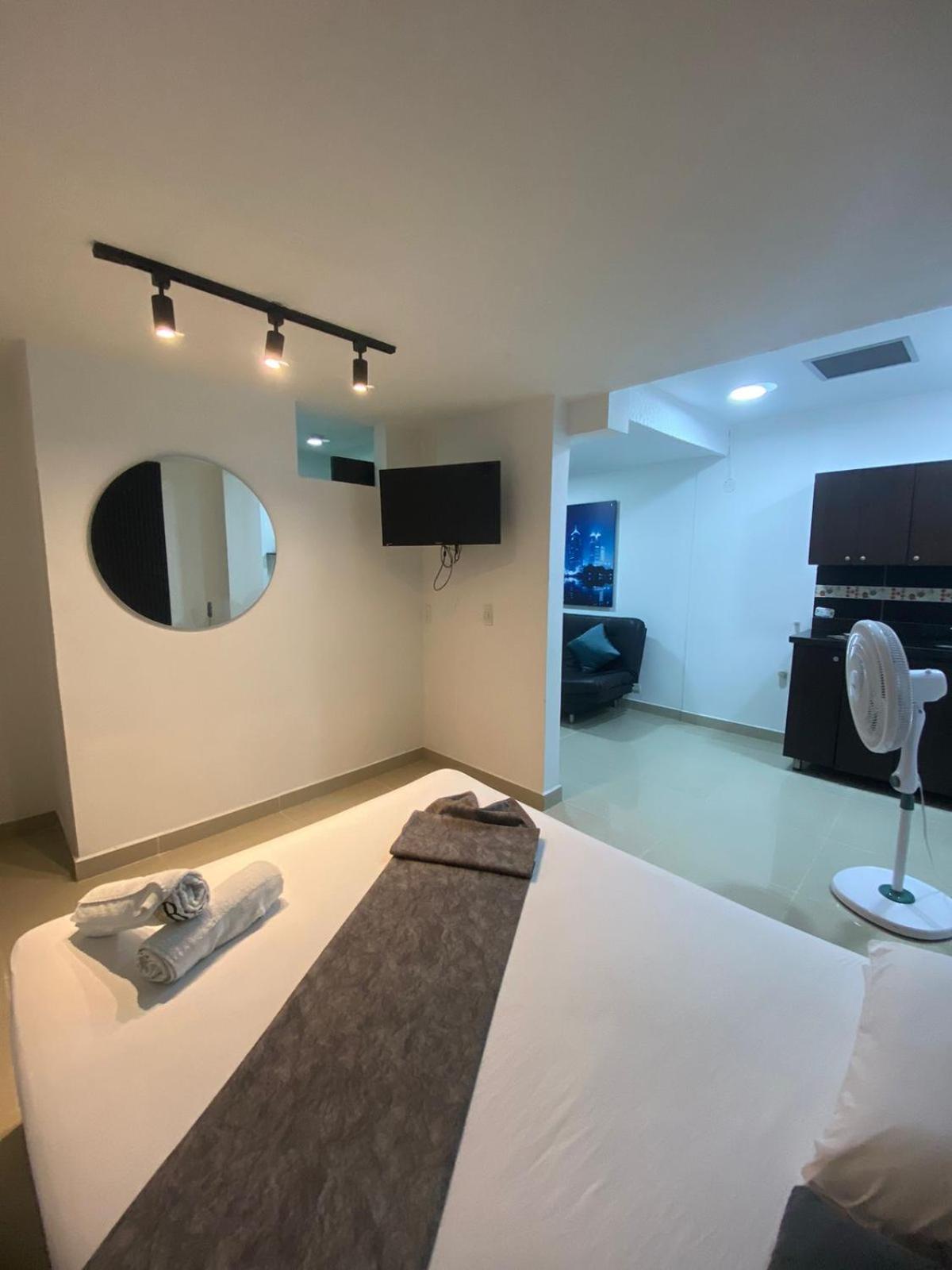 33 Hotel Bulerias Medellín Esterno foto