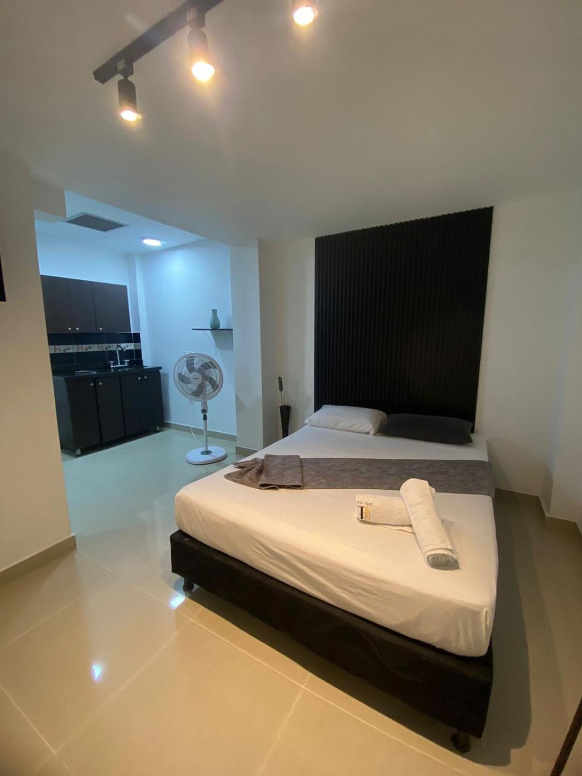 33 Hotel Bulerias Medellín Esterno foto